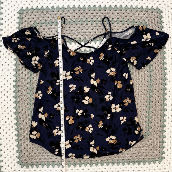 Kaileigh Navy Off Shoulder Floral Top, Women Sz S, Back Criss Cross Design - Picture 5 of 11